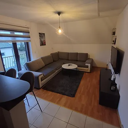 Vikendica Mila * كوبريس